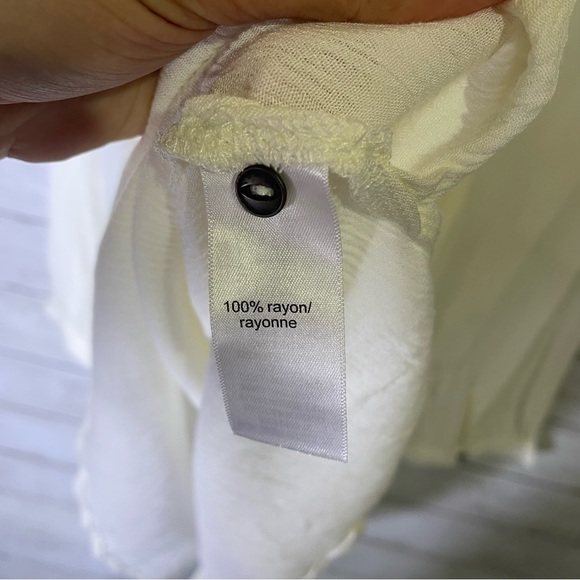 Maurices Cream White Flowy 3/4 Sleeve Blouse Top 0X - Picture 4 of 4